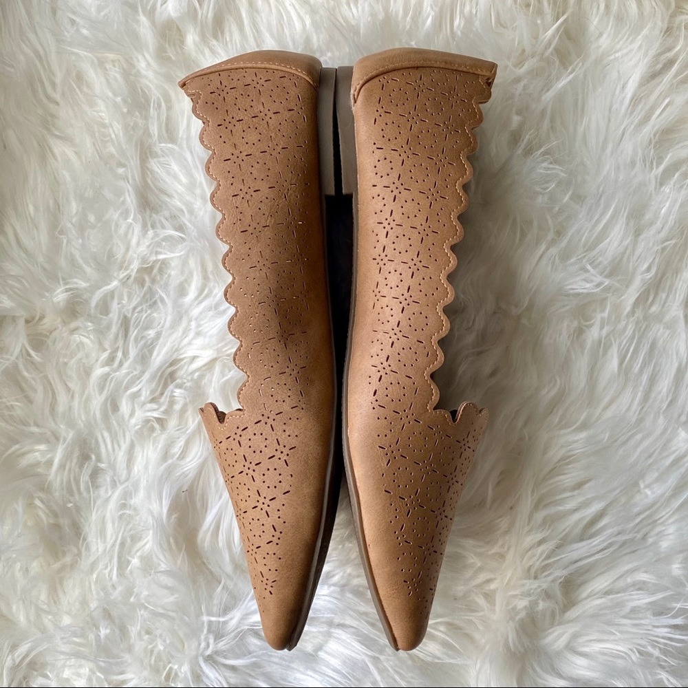 ‼️SOLD‼️NWOT Report perforated scallop edge flats - Picture 4 of 7